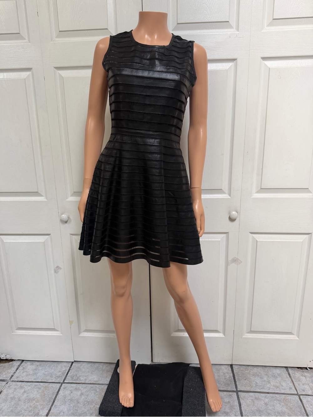 100% Genuine Leather Black Sleeveless Fit-and-Flare Cocktail Dress Size Small
